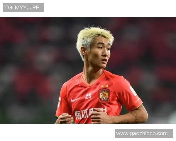 36岁名将振臂一呼：韦世豪与大连鲲城欠薪风波，中甲联赛的“罗生门”